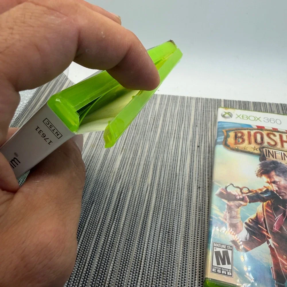 Skyrim & BioShock Infinite Xbox 360 2-Game Bundle Platinum Hits Bethesda Games